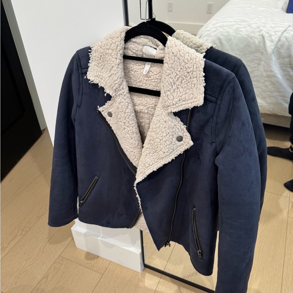 Leith Sherpa like material Navy blue jacket super warm